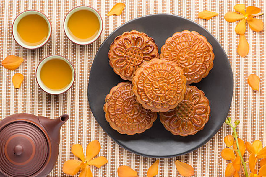 Sự kết hợp giữa trà và bánh trung thu