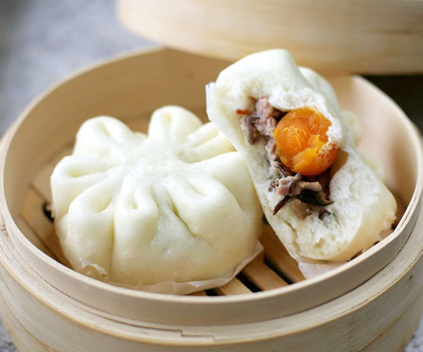 Bánh bao nhân trứng muối