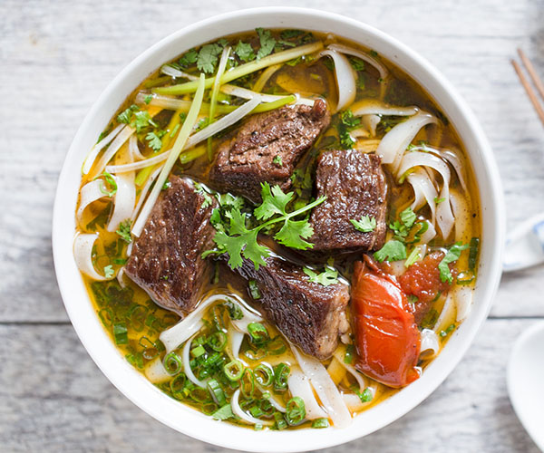 Beef noodle soup with wine sauce
