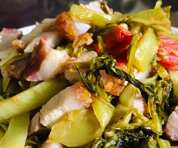 Thịt ba chỉ heo xào dưa chua