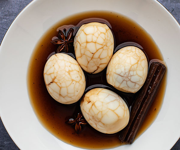 Trứng ngâm trà